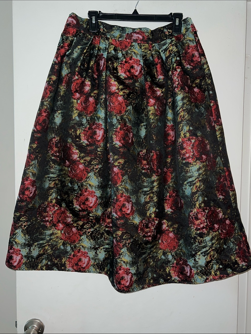 eva mendes for New York & Company Floral A-Line Midi Skirt in Red and Green
